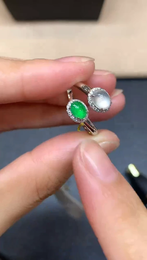 18K金镶嵌戒指翡翠蛋面【无服务费