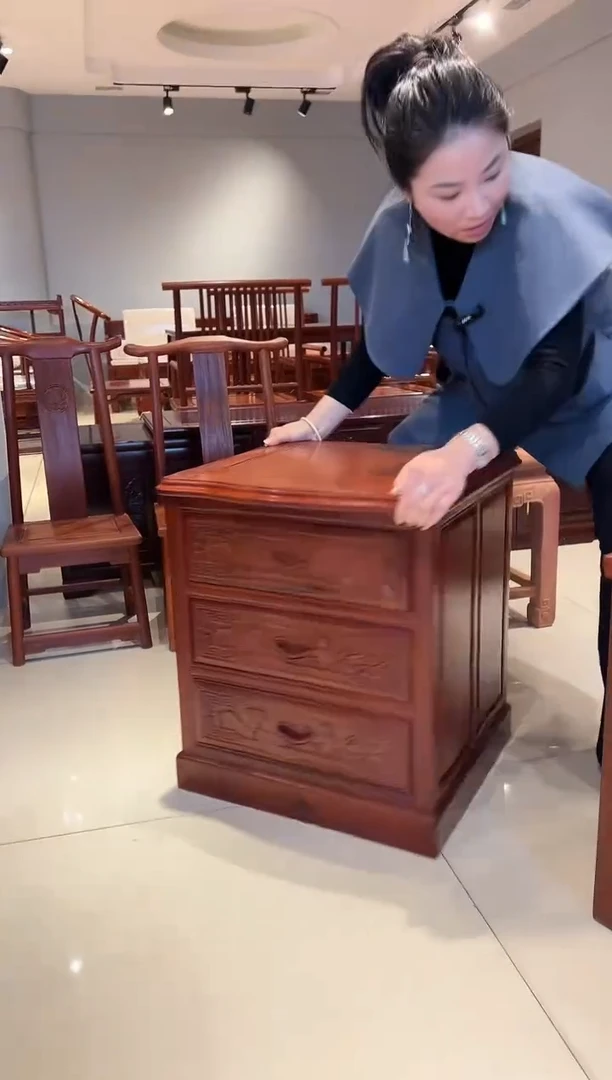 花梨木类家具大果紫檀床头柜M05