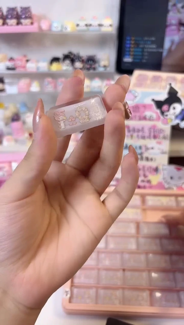 40.花环美乐蒂2U滴胶键帽