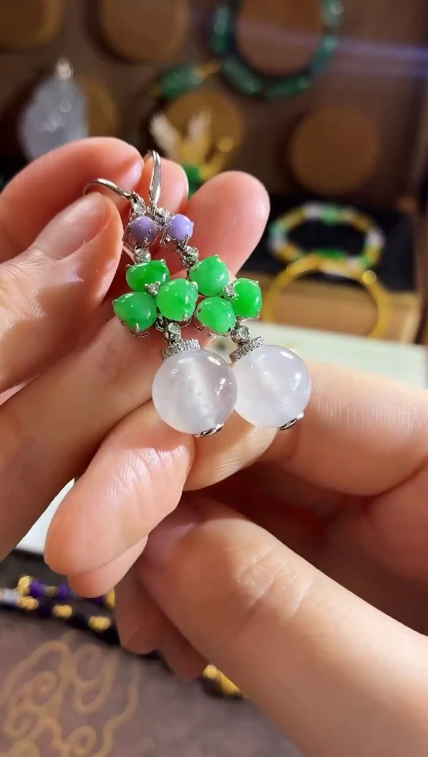 18K金镶嵌翡翠耳饰耳饰