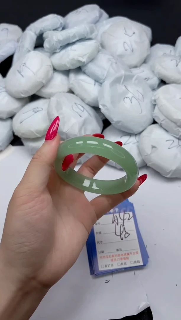 未镶嵌手镯石英质玉A42/56