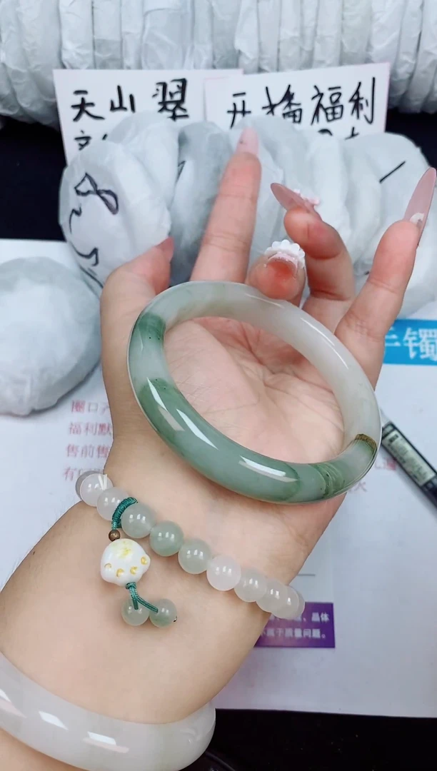 石英质玉手镯未镶嵌174/61-62