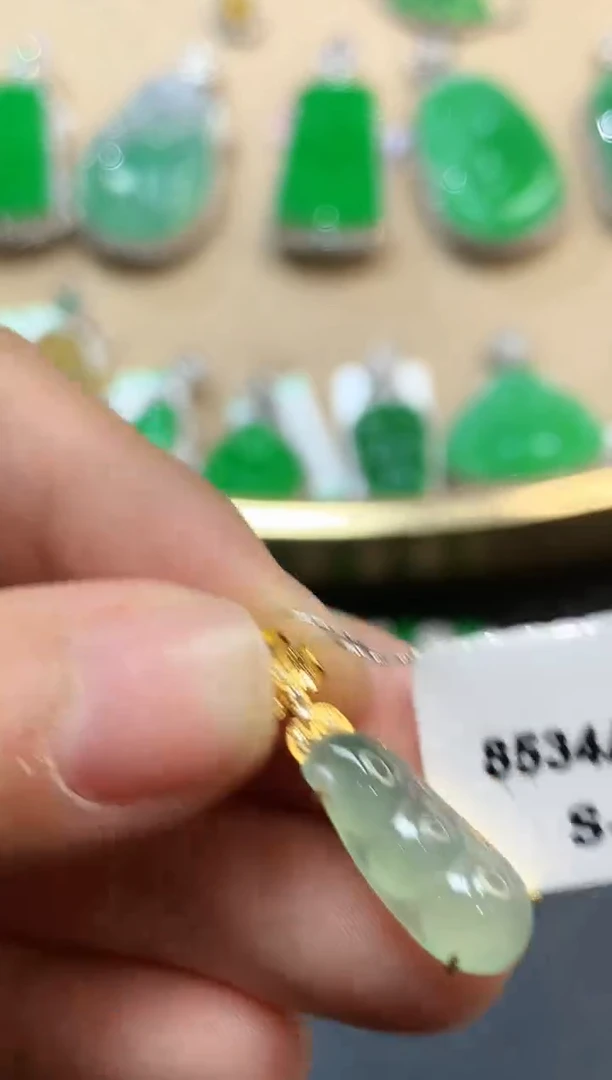 【闪购商品】翡翠吊坠(不含链)18K金镶嵌4736