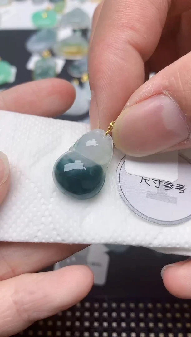 颈饰18K金镶嵌翡翠天然缅甸A货翡翠