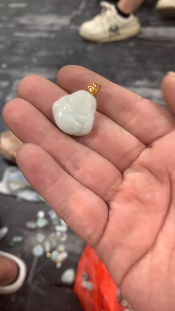 翡翠未镶嵌颈饰有瑕疵下单请注意