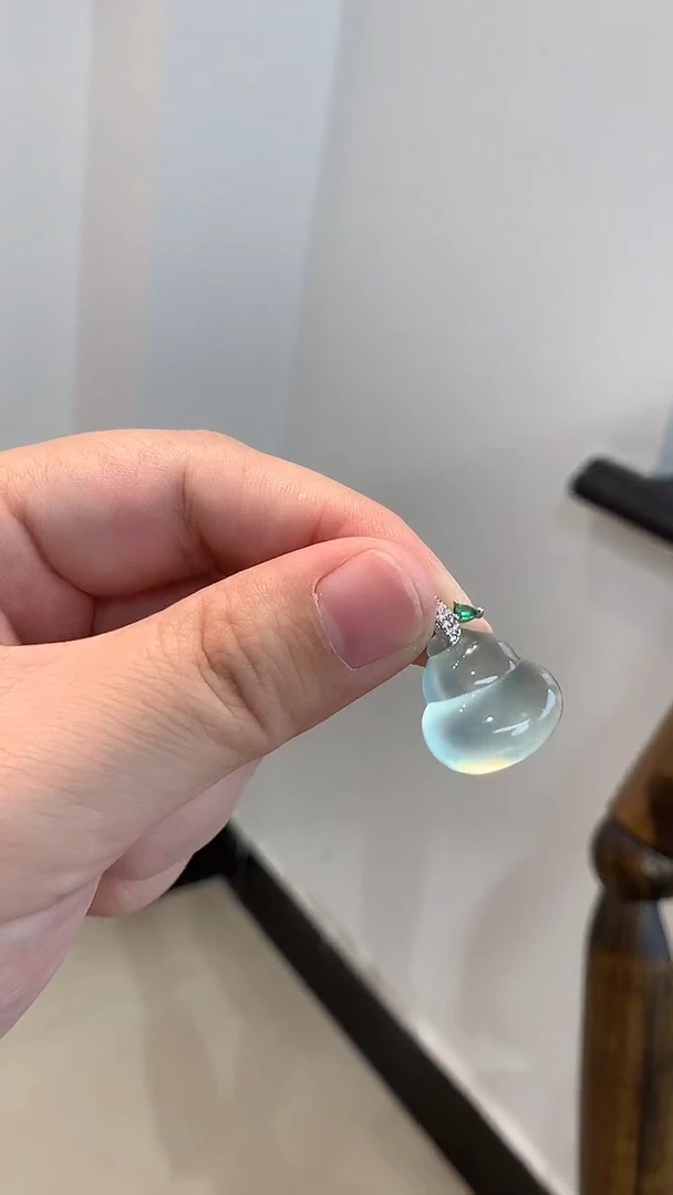 未镶嵌蛇纹石玉吊坠(不含链)葫芦
