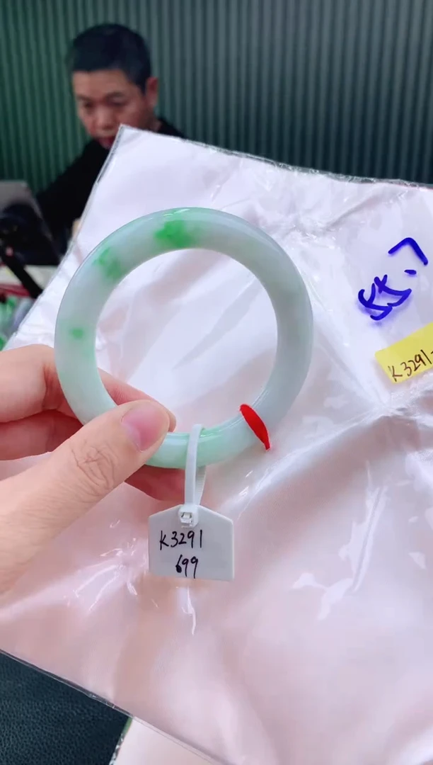 未镶嵌手镯翡翠55+