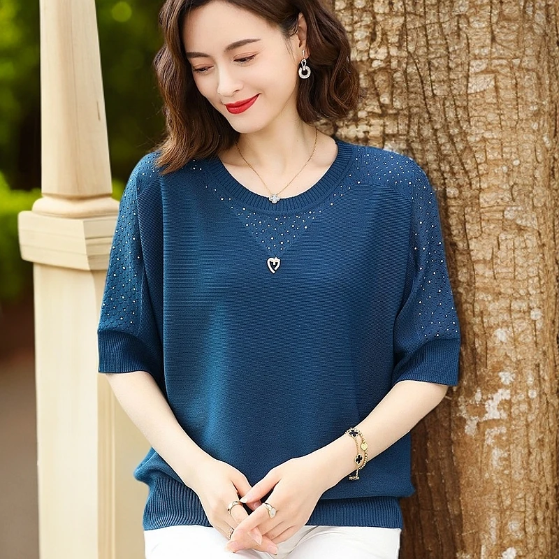 秋季圆领薄款加肥中袖上衣时尚洋气百搭妈妈装显瘦烫钻蝙蝠针织衫