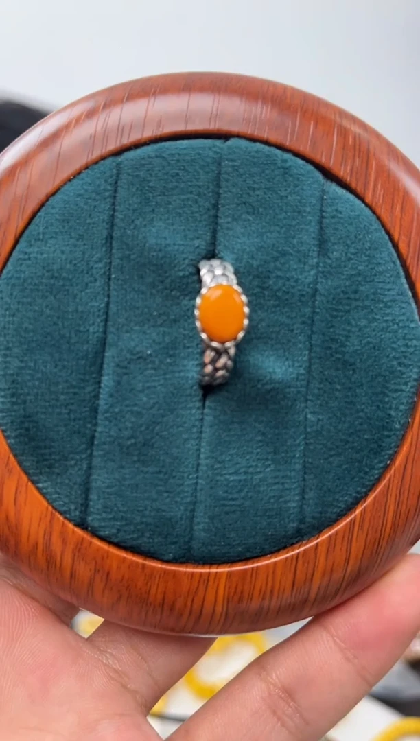 【闪购商品】蜜蜡戒指银S925镶嵌噶玛家