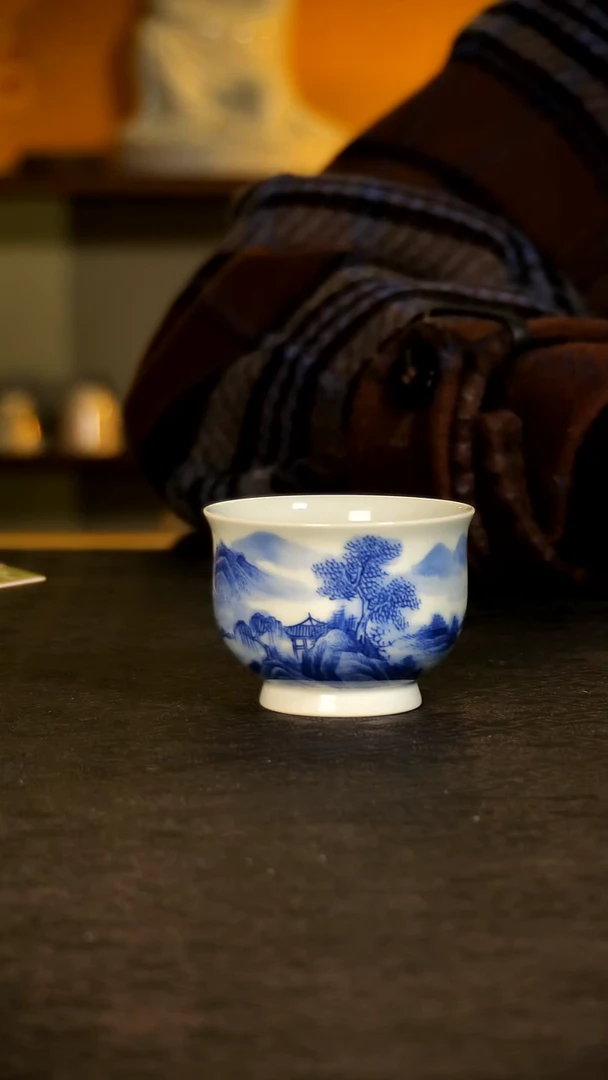 红丰窑青花山水主人杯