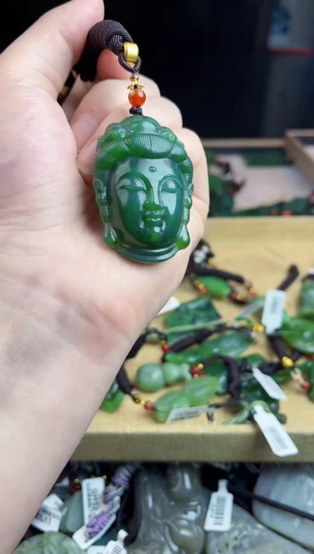 颈饰未镶嵌和田玉1