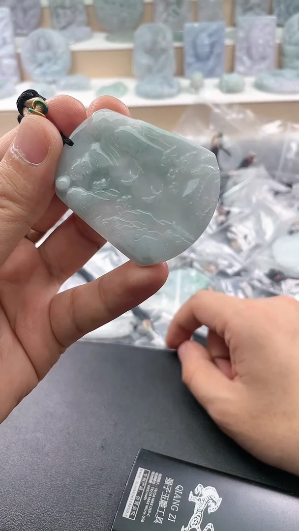 翡翠未镶嵌颈饰..../6/2/ 184