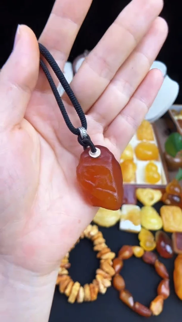 未镶嵌琥珀珠宝奇石柒月