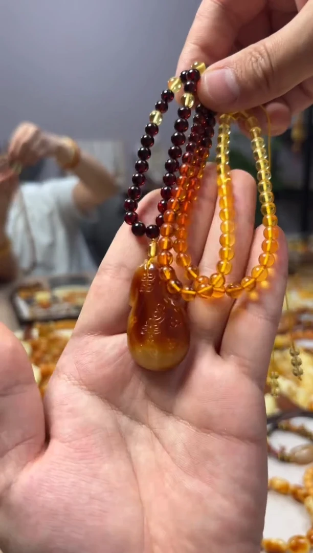 【闪购商品】蜜蜡裸石未镶嵌套装吊坠