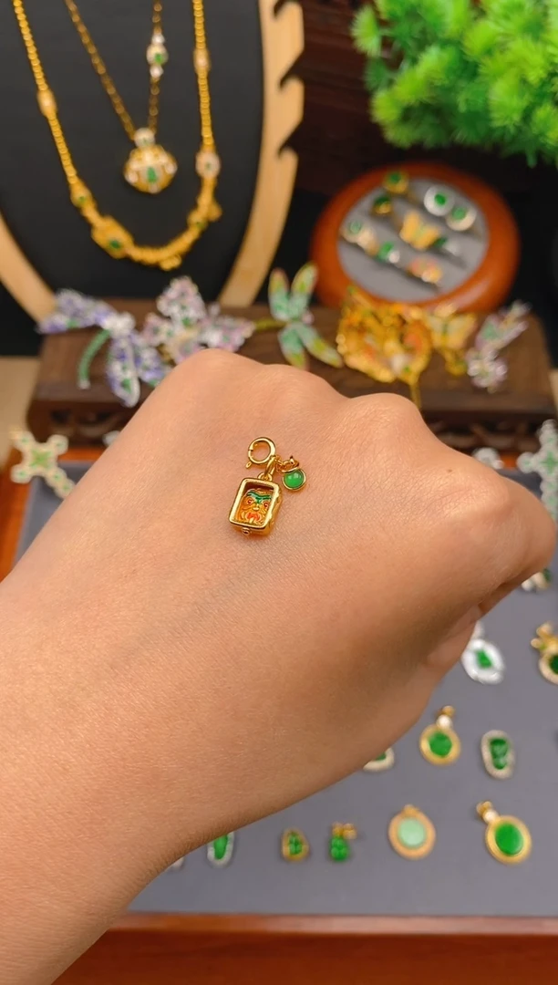 【闪购商品】翡翠吊坠(不含链)银S925镶嵌扎吉拉母