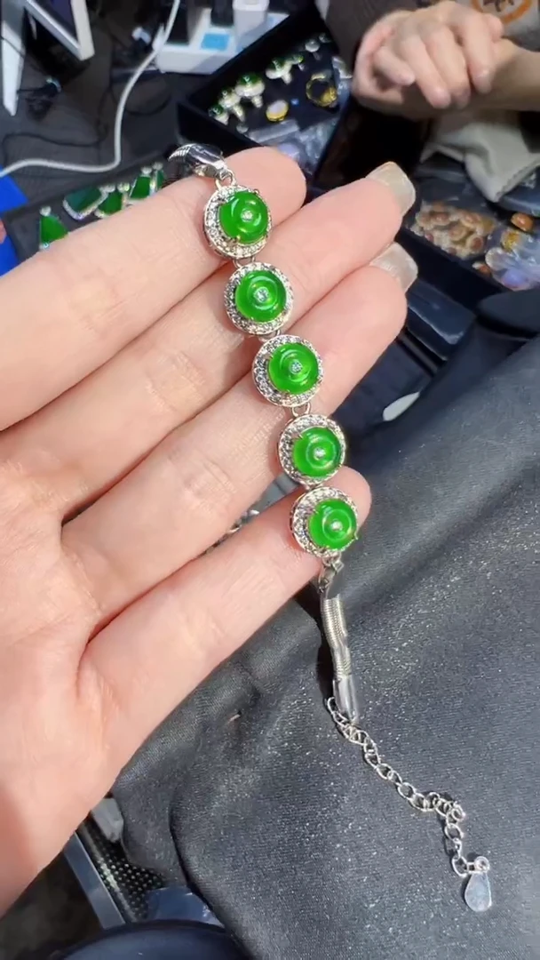 【闪购商品】定制翡翠未镶嵌手链商品多样性发货1