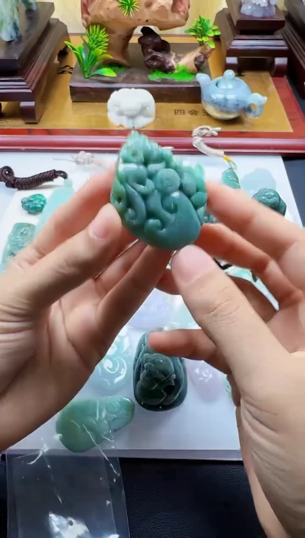 吊坠(不含链)未镶嵌翡翠1