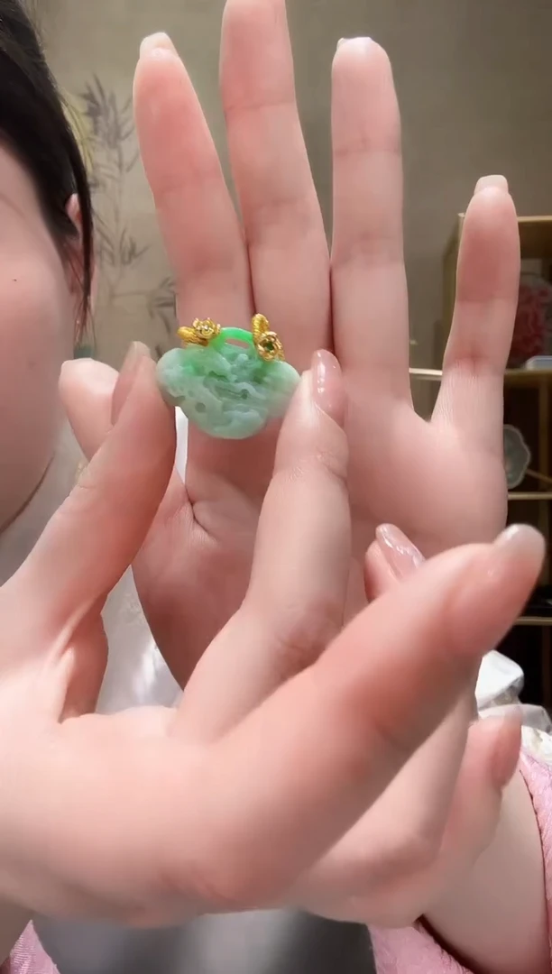 【闪购商品】翡翠颈饰未镶嵌吊坠