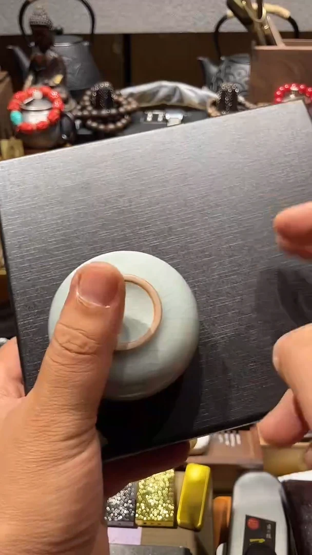 瓷片闪购商品 如图所示