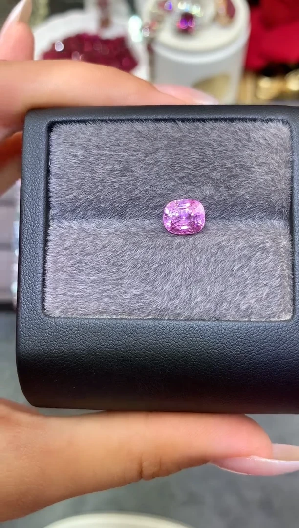 未镶嵌裸石定制尖晶石枕型 纯欲粉色调 2.31ct