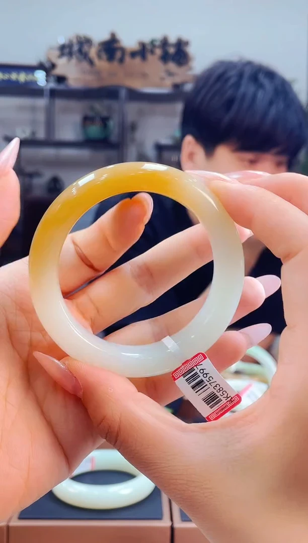 和田玉手镯未镶嵌56糖白58375997