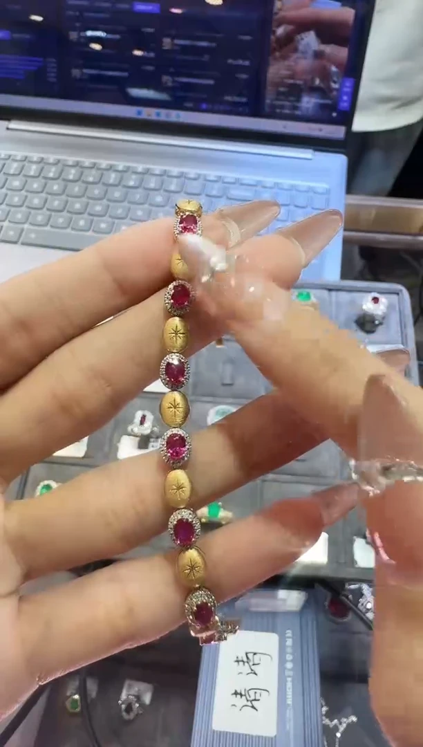 18K金镶嵌手链红宝石中古