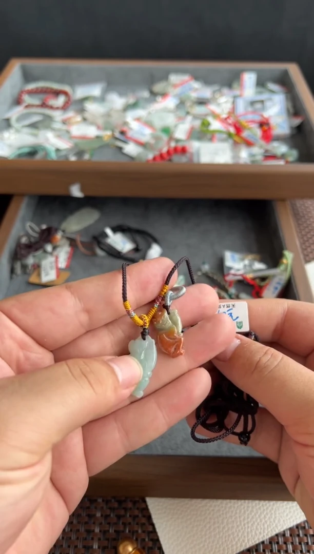 翡翠未镶嵌吊坠(不含链)2219