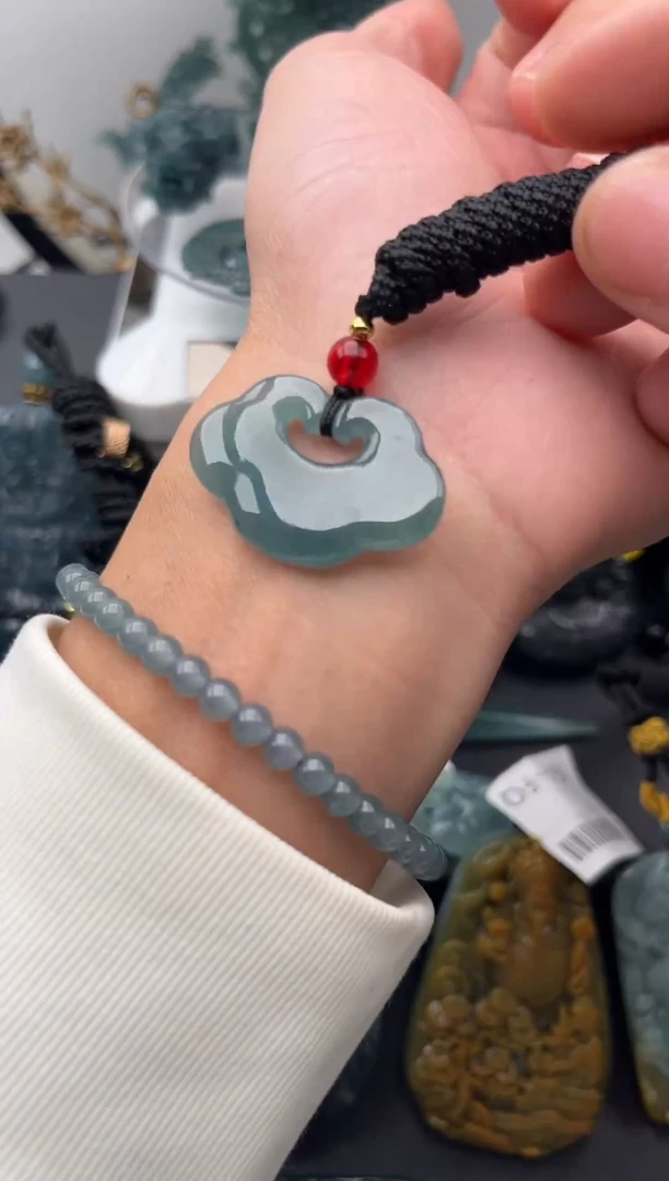 颈饰未镶嵌翡翠如意锁