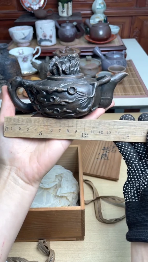 179号盖子里有磕