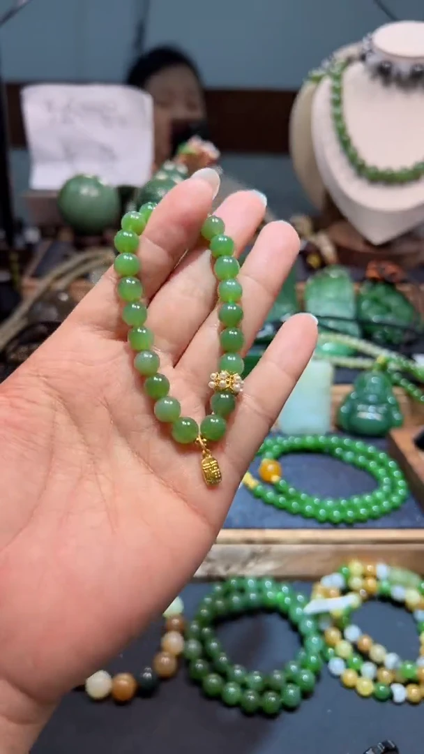 未镶嵌手串和田玉多样性发一
