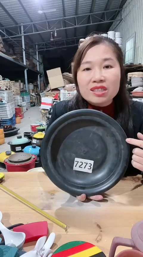 【闪购商品】7273底部瑕疵黑色煎盘