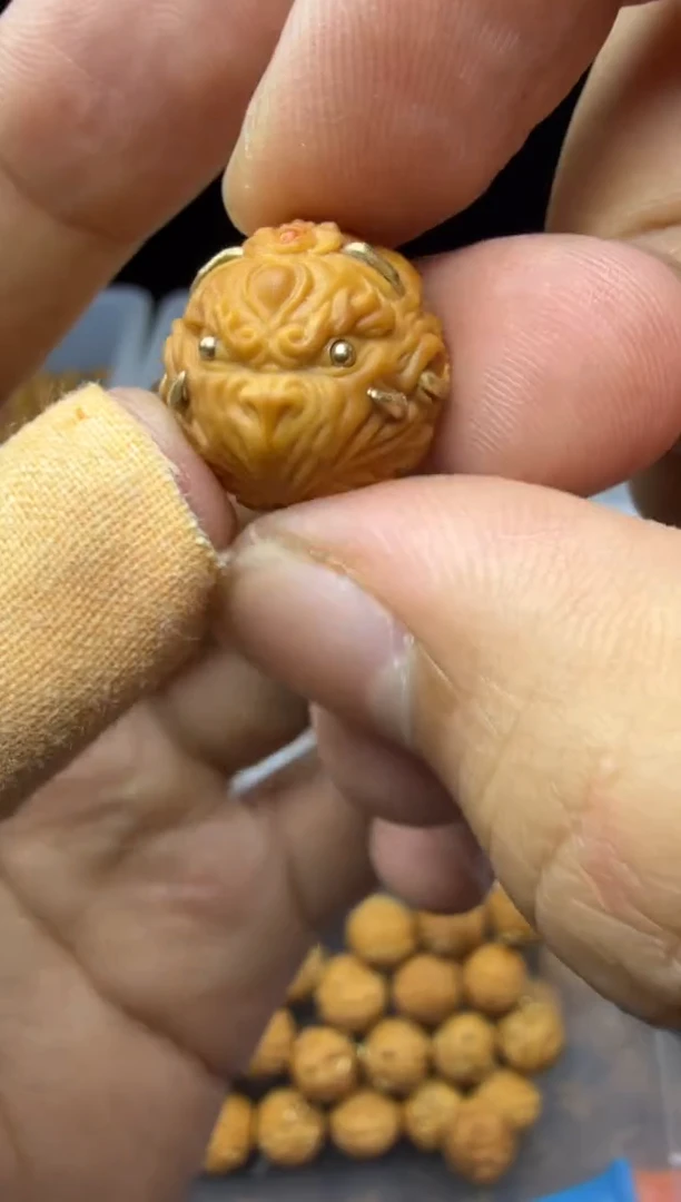 吊坠猴头核桃大鹏鸟 重工