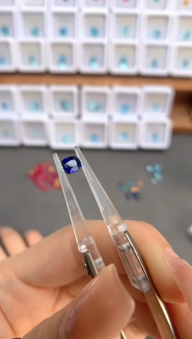 未镶嵌裸石定制蓝宝石0.60ct