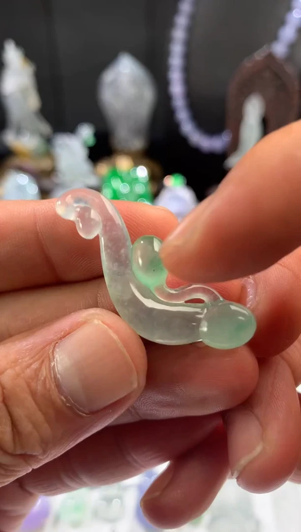 吊坠(不含链)未镶嵌翡翠天然翡翠吊坠