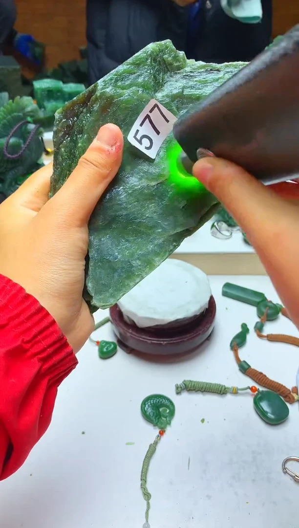 未镶嵌和田玉摆件1