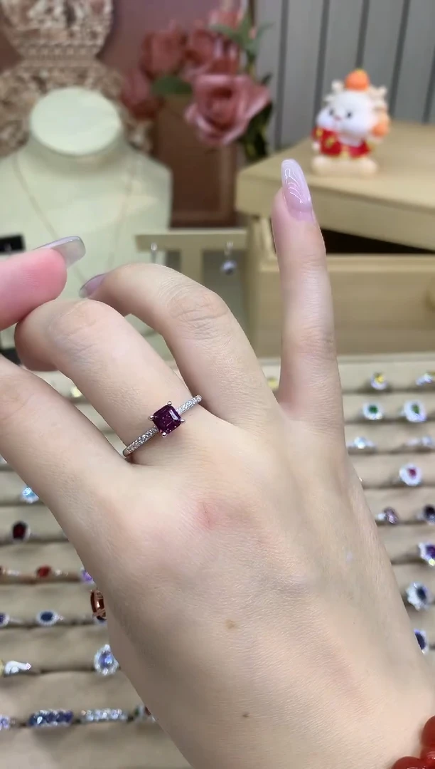 银S925镶嵌戒指石榴石（紫牙乌）紫牙乌石榴石方切