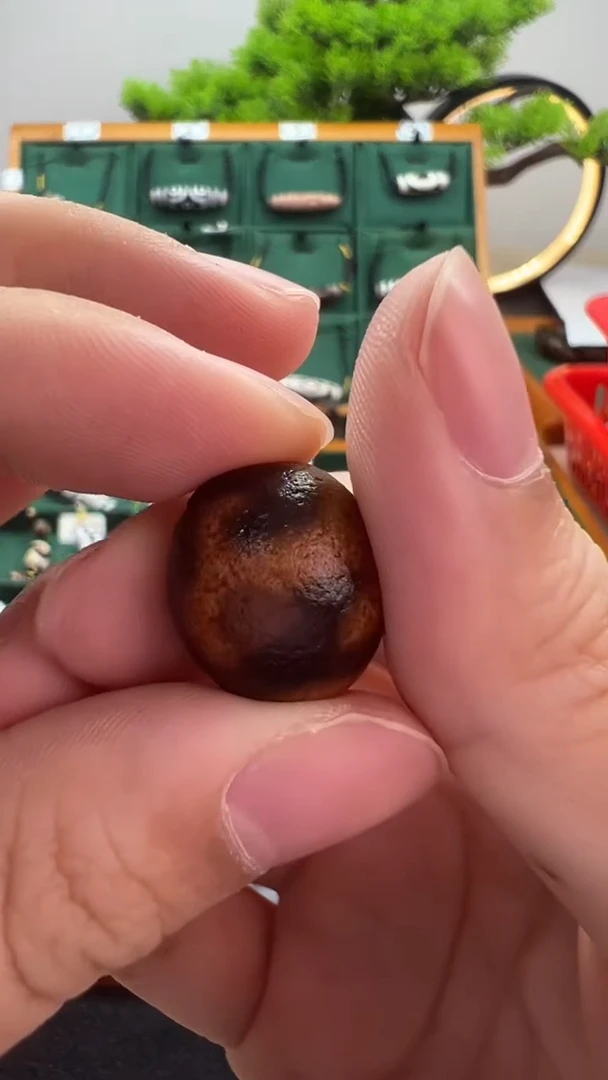 玛瑙/玉髓（覆膜）颈饰未镶嵌45.（微瑕随机发货）
