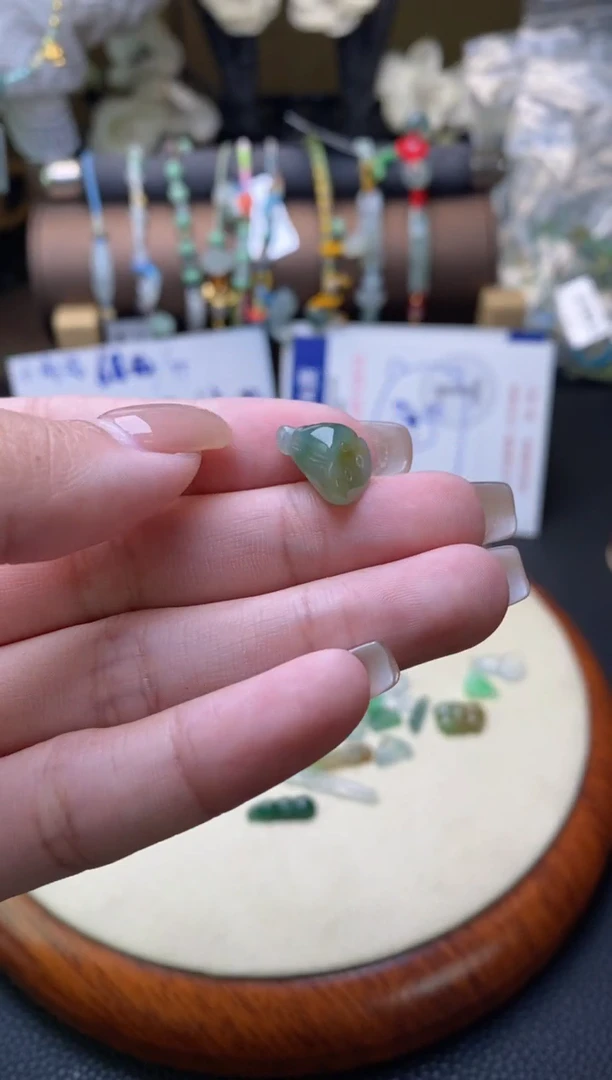 颈饰未镶嵌翡翠净货15839