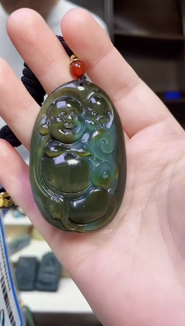 和田玉未镶嵌颈饰1