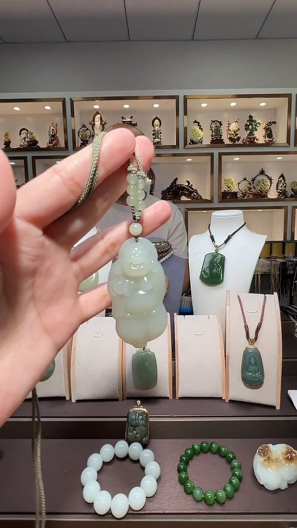 和田玉未镶嵌颈饰苏