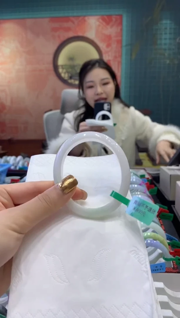 【闪购商品】翡翠手镯未镶嵌多人12897