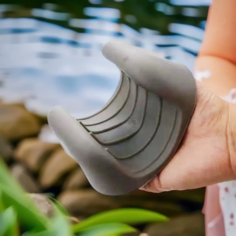 钓鱼防脏抓鱼手套加厚耐磨防磨橡胶日本器防水防扎抓鱼手套防刺穿