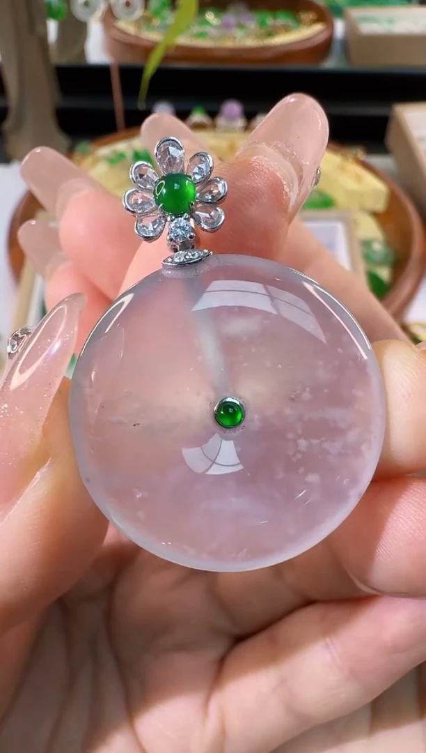 【闪购商品】翡翠颈饰18K金镶嵌缅甸A货翡翠吊坠