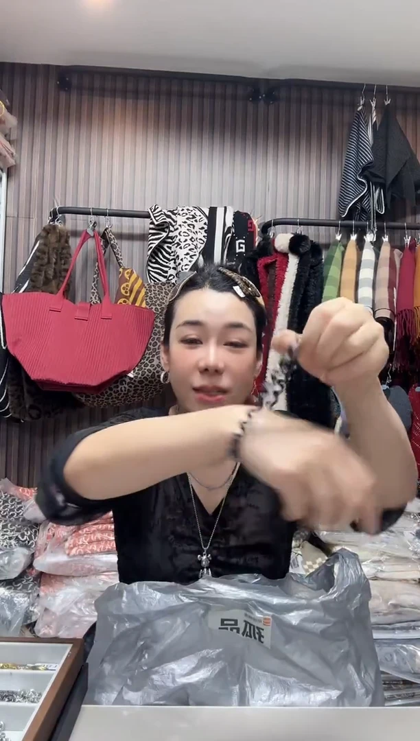 亚麻芳姐孤品福利F01