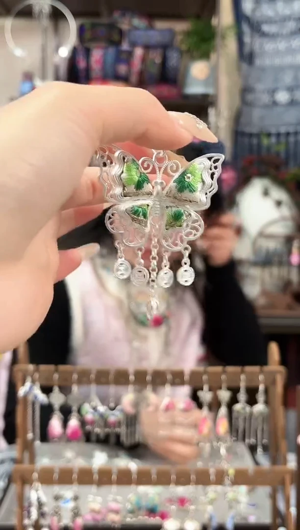 织绣民族风非遗老绣苗银饰品688