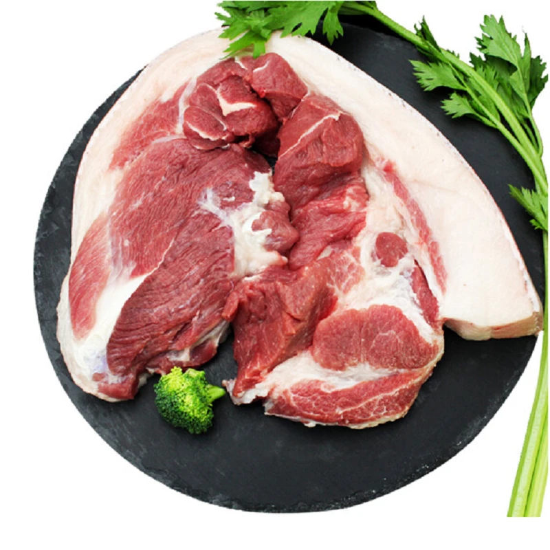 新鲜现杀猪前夹肉