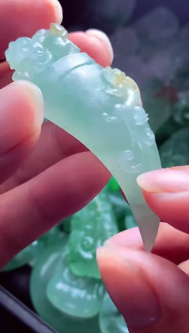 未镶嵌定制翡翠糖**?翡翠毛货定制