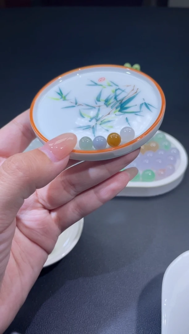 颈饰未镶嵌翡翠爱****油翡翠净货