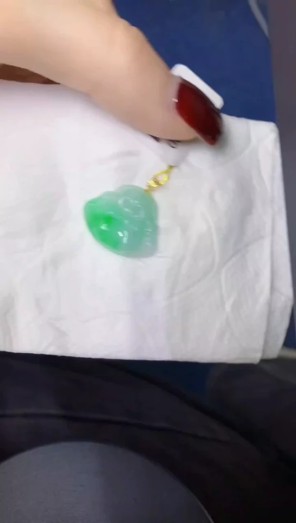 颈饰18K金镶嵌翡翠缅甸天然翡翠A货