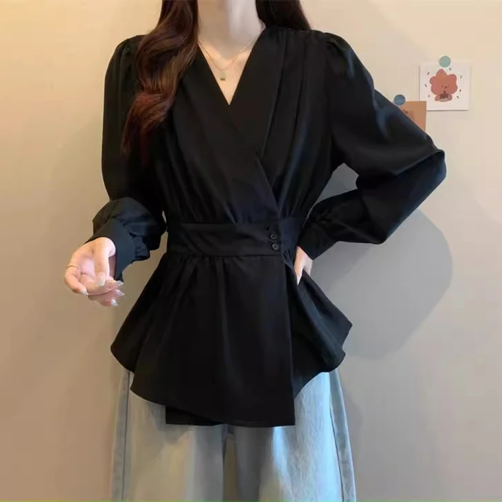 大码法式气质高级感黑色长袖衬衫女春秋胖mm收腰遮肚v领小衫上衣